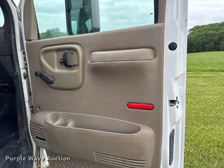 image for item FB5742 2006 Chevrolet C5500 flatbed truck