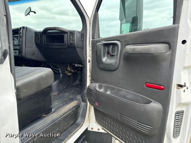 image for item FB5743 2005 Chevrolet C4500 dump truck