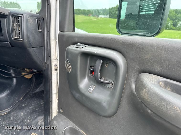 image for item FB5743 2005 Chevrolet C4500 dump truck