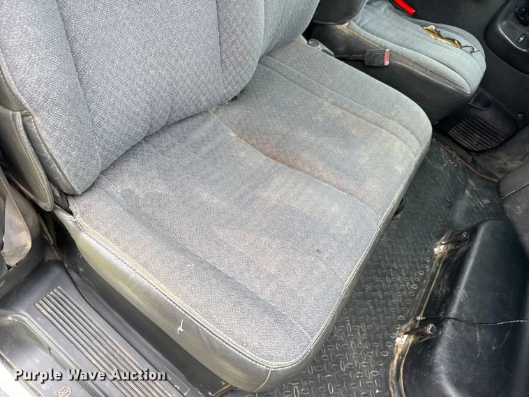image for item FB5743 2005 Chevrolet C4500 dump truck
