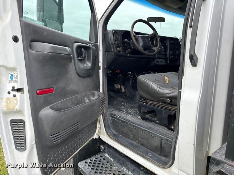 image for item FB5743 2005 Chevrolet C4500 dump truck
