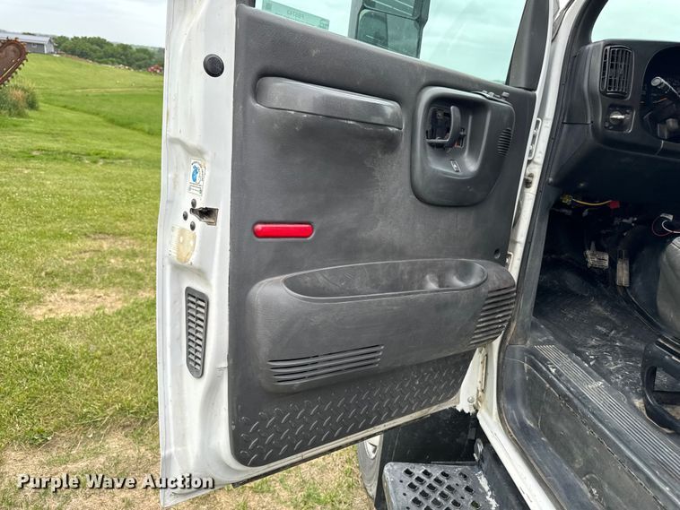 image for item FB5743 2005 Chevrolet C4500 dump truck