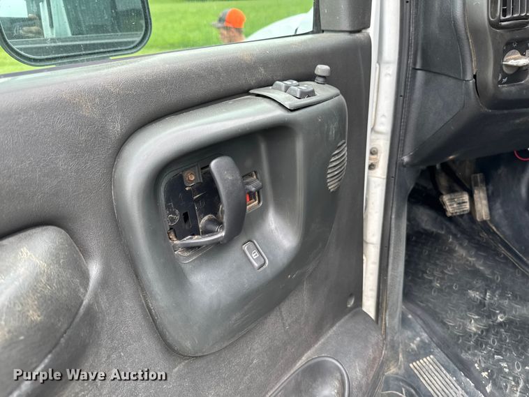 image for item FB5743 2005 Chevrolet C4500 dump truck