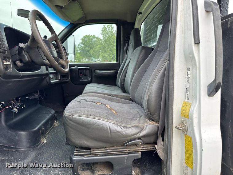 image for item FB5743 2005 Chevrolet C4500 dump truck