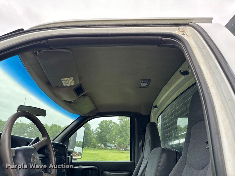 image for item FB5743 2005 Chevrolet C4500 dump truck