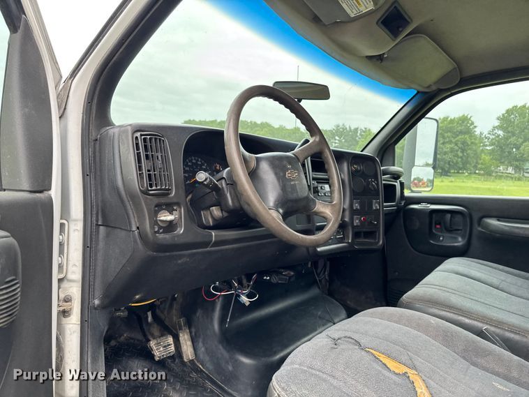 image for item FB5743 2005 Chevrolet C4500 dump truck