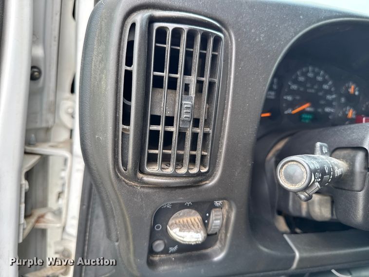 image for item FB5743 2005 Chevrolet C4500 dump truck