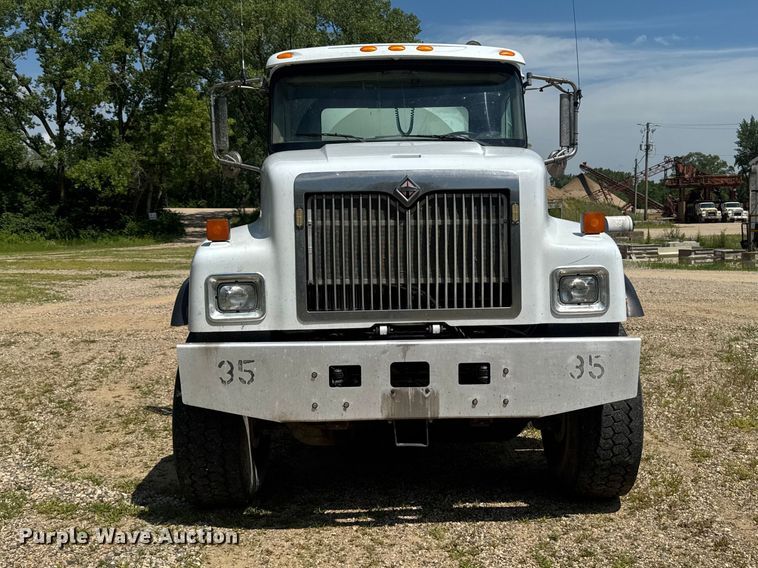 image for item FB5755 2005 International 5500i ready mix truck