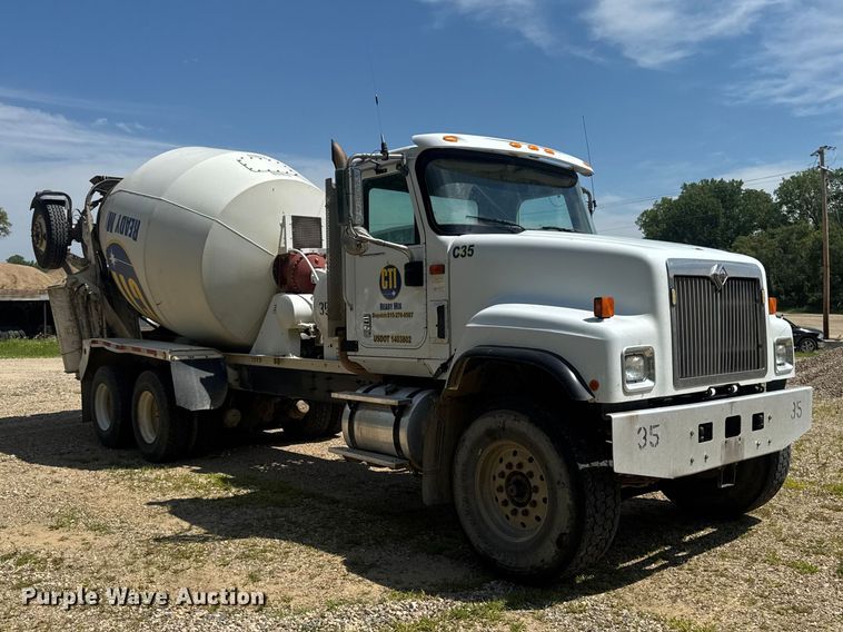 image for item FB5755 2005 International 5500i ready mix truck