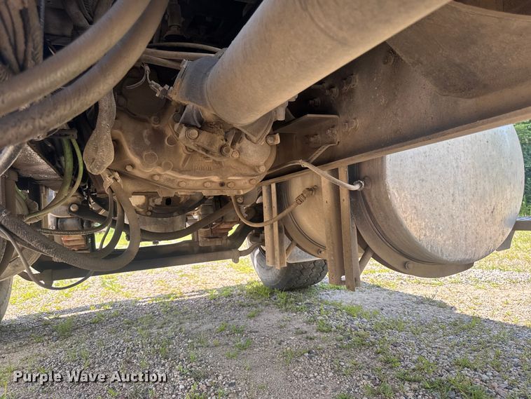 image for item FB5755 2005 International 5500i ready mix truck