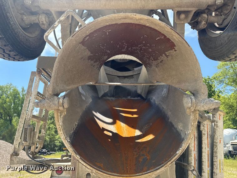 image for item FB5755 2005 International 5500i ready mix truck