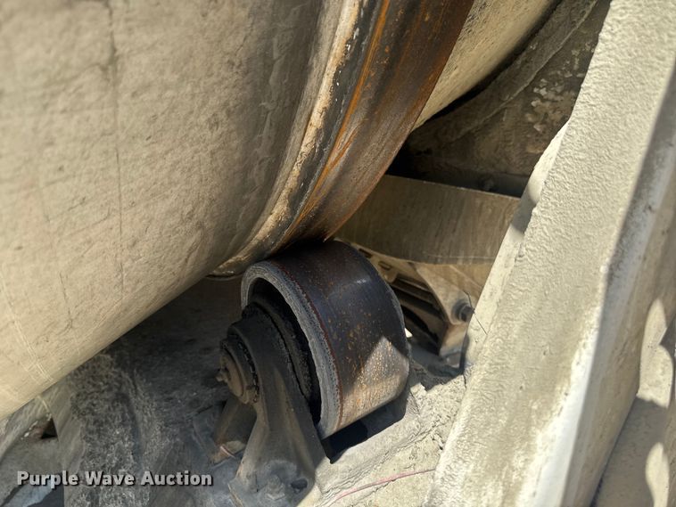 image for item FB5755 2005 International 5500i ready mix truck
