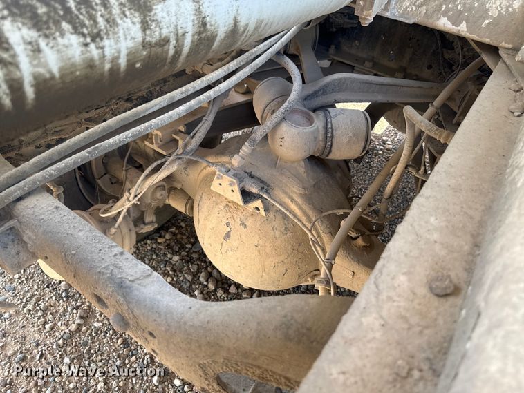 image for item FB5755 2005 International 5500i ready mix truck