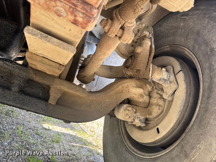 image for item FB5755 2005 International 5500i ready mix truck
