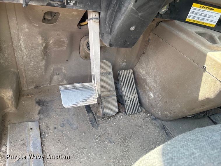 image for item FB5755 2005 International 5500i ready mix truck