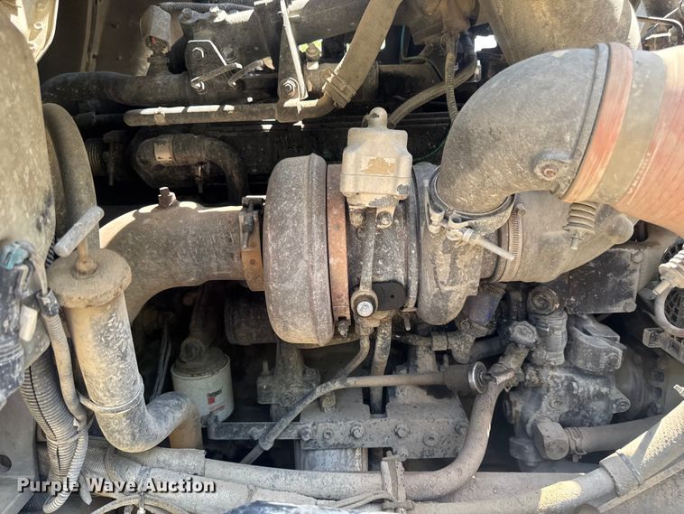 image for item FB5755 2005 International 5500i ready mix truck
