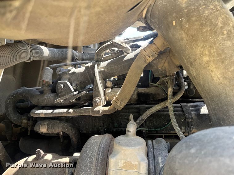 image for item FB5755 2005 International 5500i ready mix truck