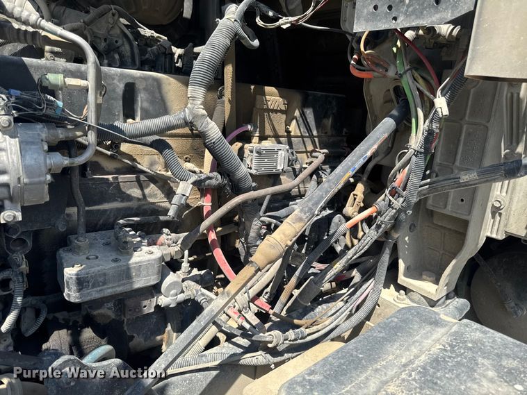 image for item FB5755 2005 International 5500i ready mix truck