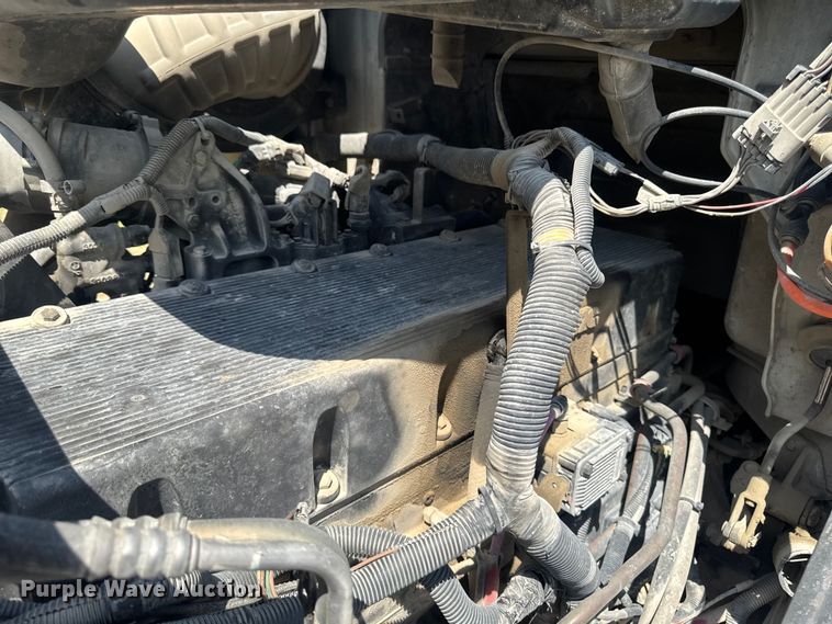 image for item FB5755 2005 International 5500i ready mix truck