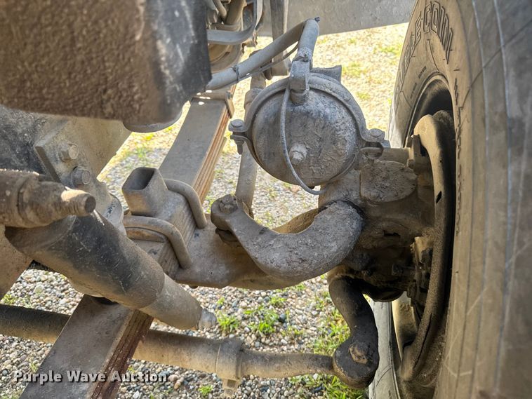 image for item FB5755 2005 International 5500i ready mix truck