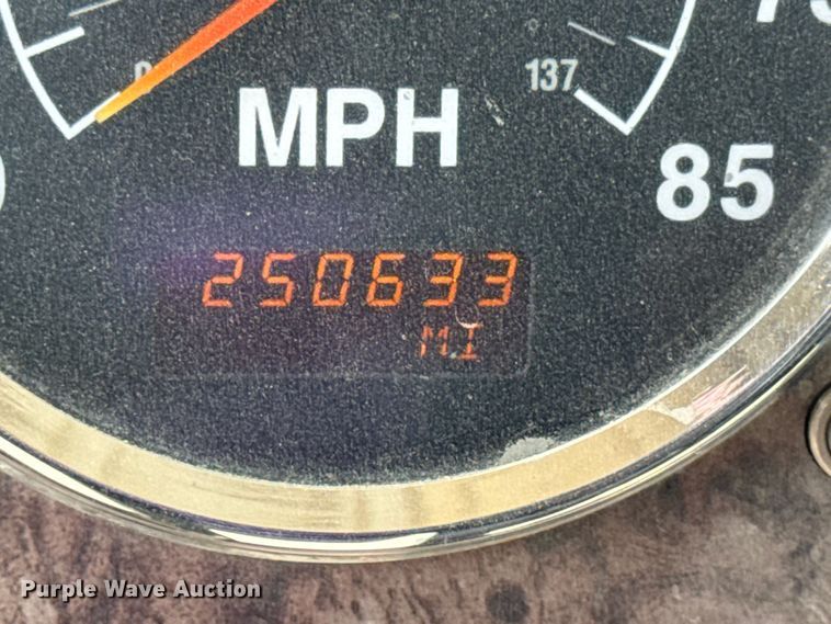 image for item FB5755 2005 International 5500i ready mix truck