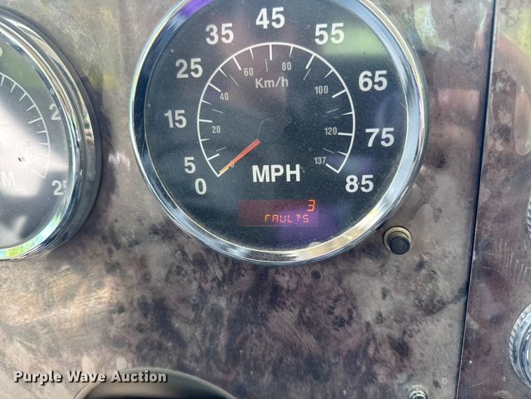 image for item FB5755 2005 International 5500i ready mix truck