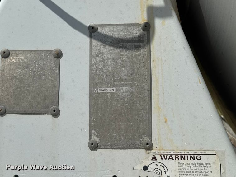 image for item FB5756 2004 International 5500i ready mix truck