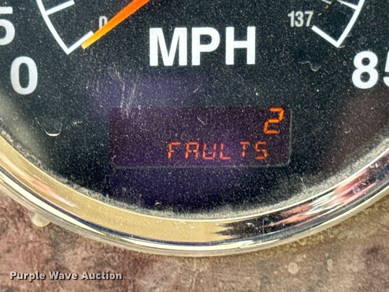 image for item FB5756 2004 International 5500i ready mix truck