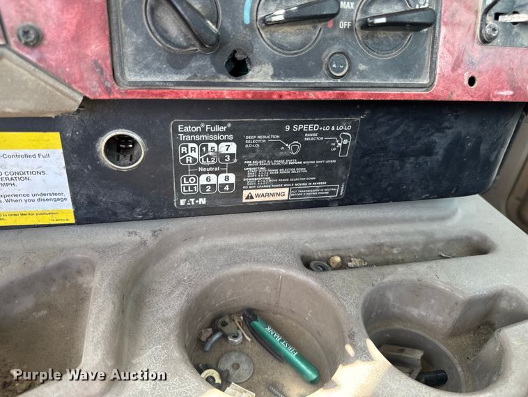 image for item FB5756 2004 International 5500i ready mix truck