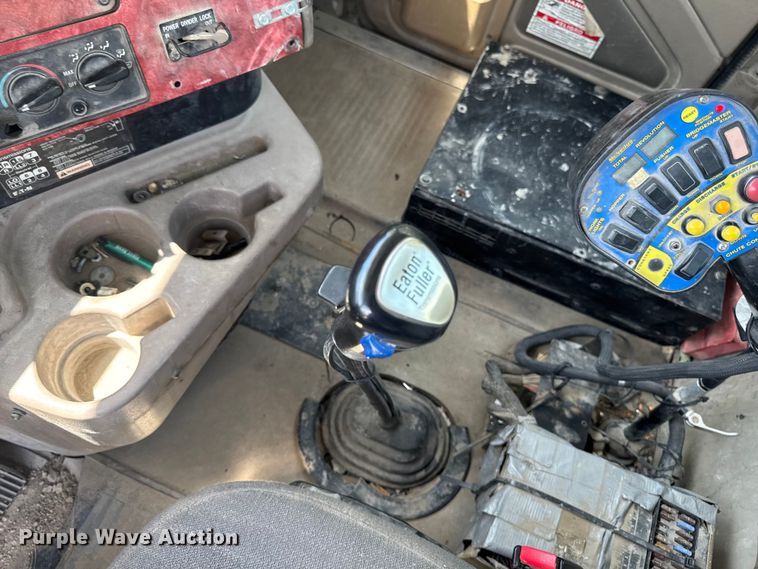 image for item FB5756 2004 International 5500i ready mix truck
