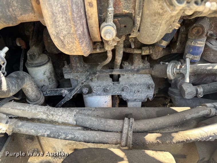image for item FB5756 2004 International 5500i ready mix truck