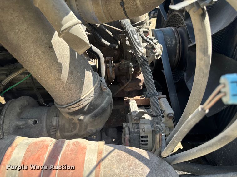 image for item FB5756 2004 International 5500i ready mix truck