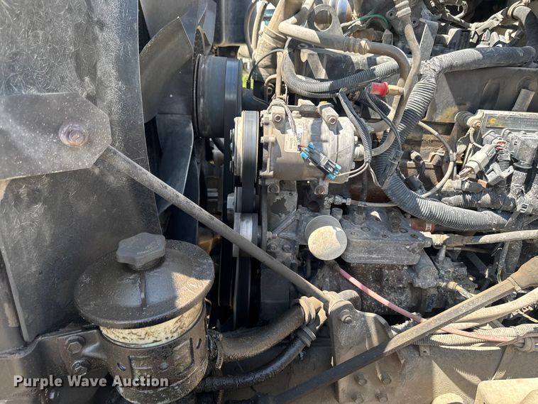image for item FB5756 2004 International 5500i ready mix truck
