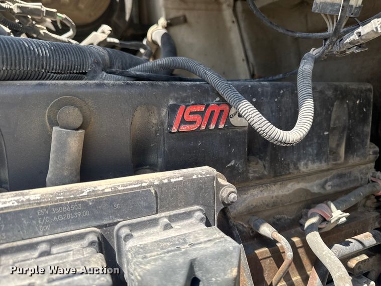 image for item FB5756 2004 International 5500i ready mix truck