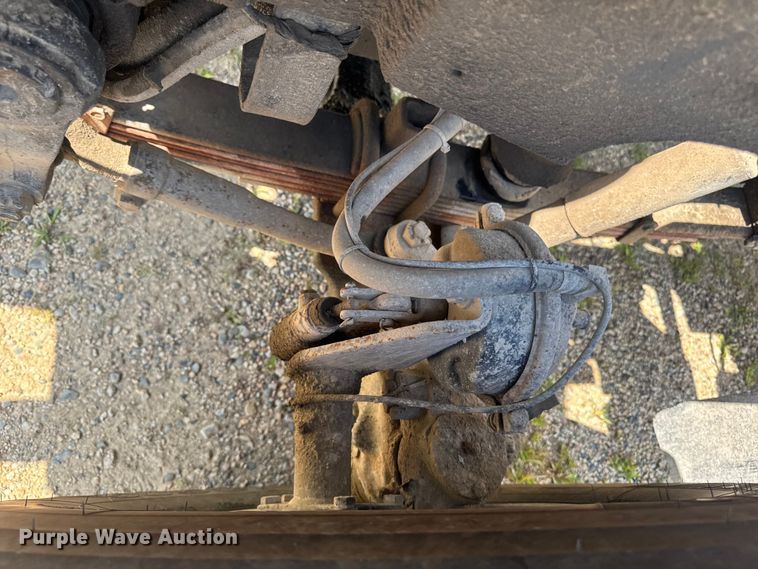 image for item FB5756 2004 International 5500i ready mix truck