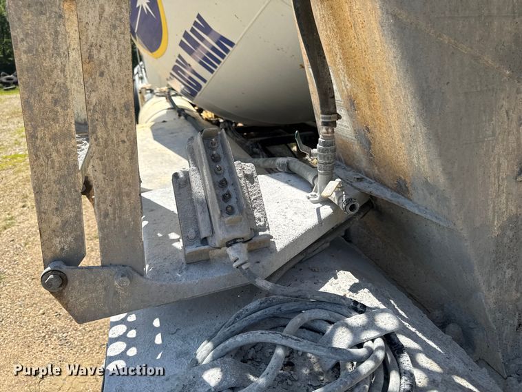 image for item FB5757 1999 Sterling L8513 ready mix truck
