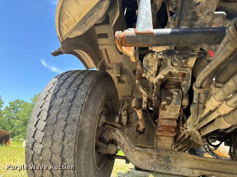image for item FB5757 1999 Sterling L8513 ready mix truck