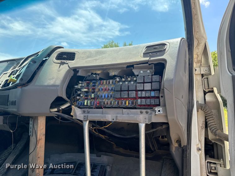 image for item FB5757 1999 Sterling L8513 ready mix truck