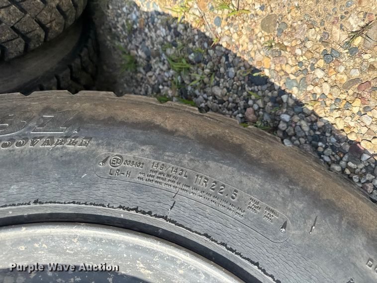 image for item FB5757 1999 Sterling L8513 ready mix truck