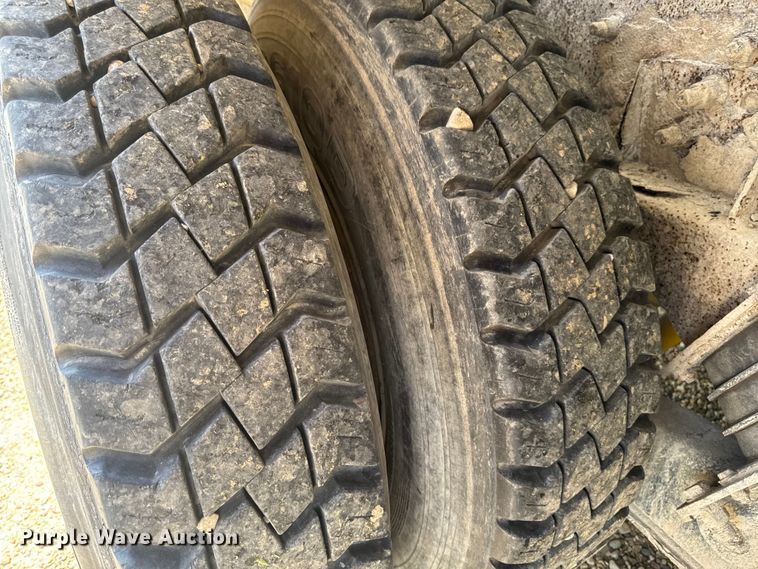 image for item FB5757 1999 Sterling L8513 ready mix truck