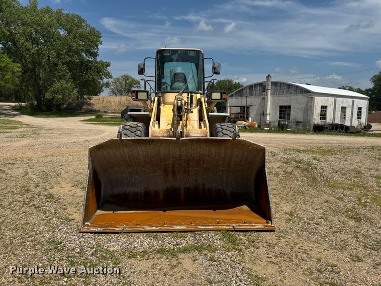 image for item FB5758 1999 Komatsu WA320-3 wheel loader