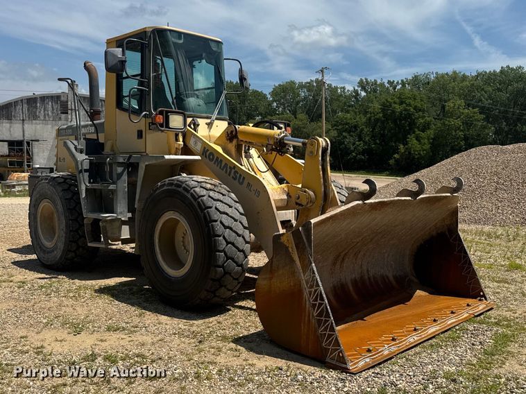 image for item FB5758 1999 Komatsu WA320-3 wheel loader