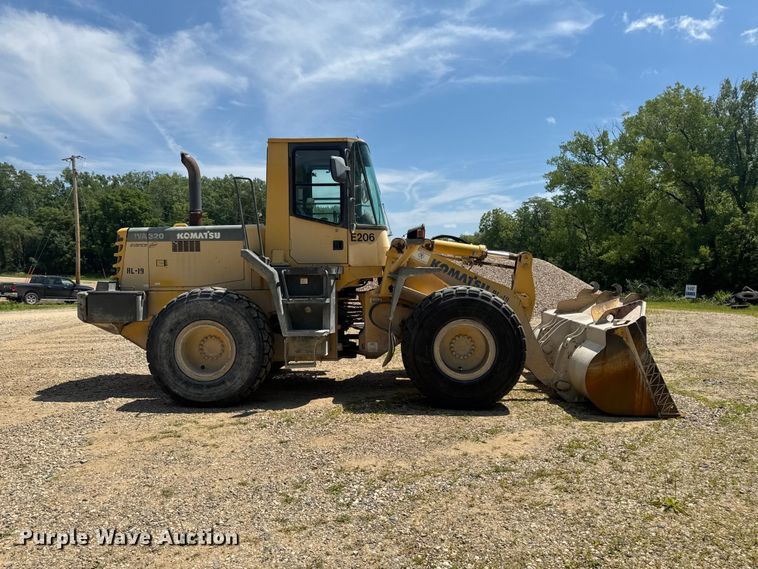 image for item FB5758 1999 Komatsu WA320-3 wheel loader