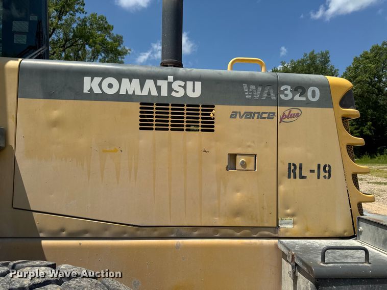 image for item FB5758 1999 Komatsu WA320-3 wheel loader