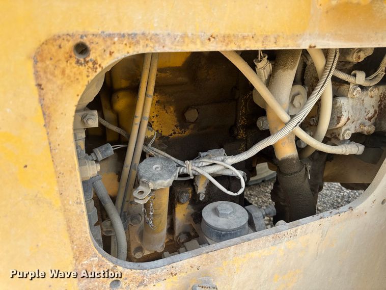 image for item FB5758 1999 Komatsu WA320-3 wheel loader
