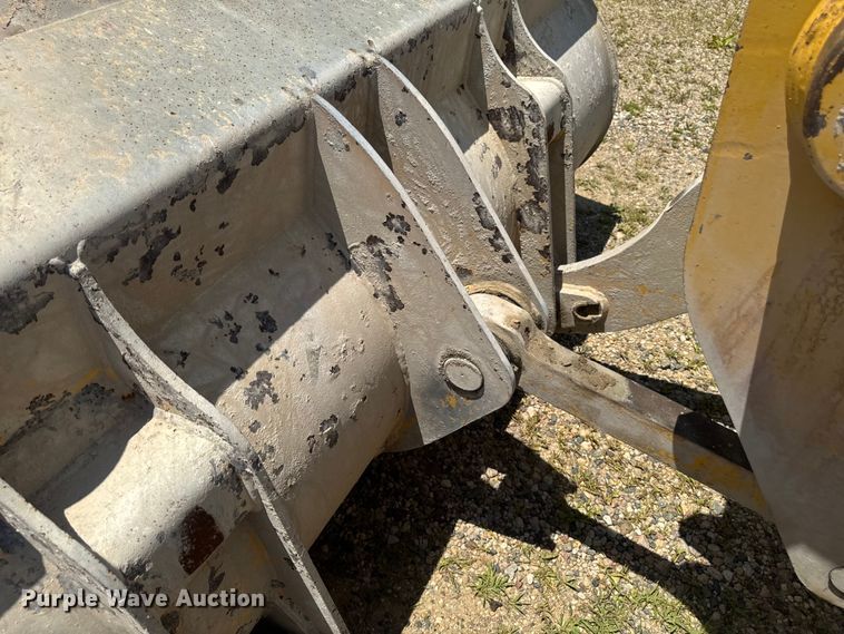 image for item FB5758 1999 Komatsu WA320-3 wheel loader