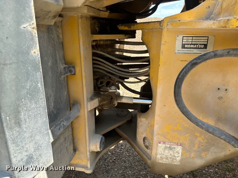 image for item FB5758 1999 Komatsu WA320-3 wheel loader