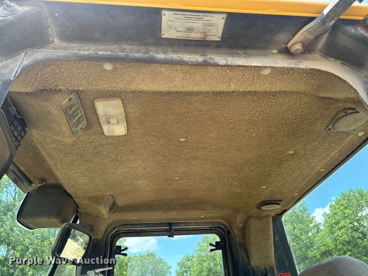 image for item FB5758 1999 Komatsu WA320-3 wheel loader
