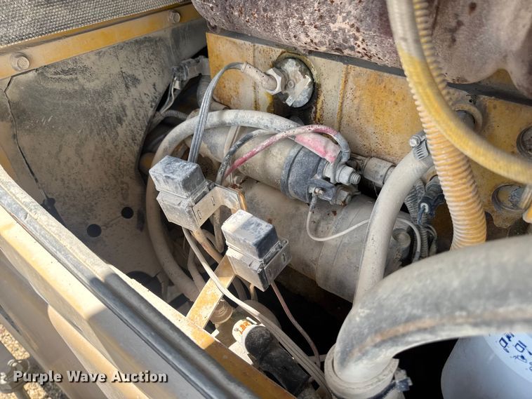 image for item FB5758 1999 Komatsu WA320-3 wheel loader