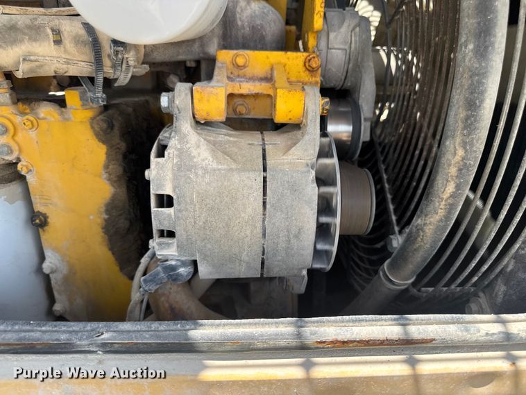 image for item FB5758 1999 Komatsu WA320-3 wheel loader